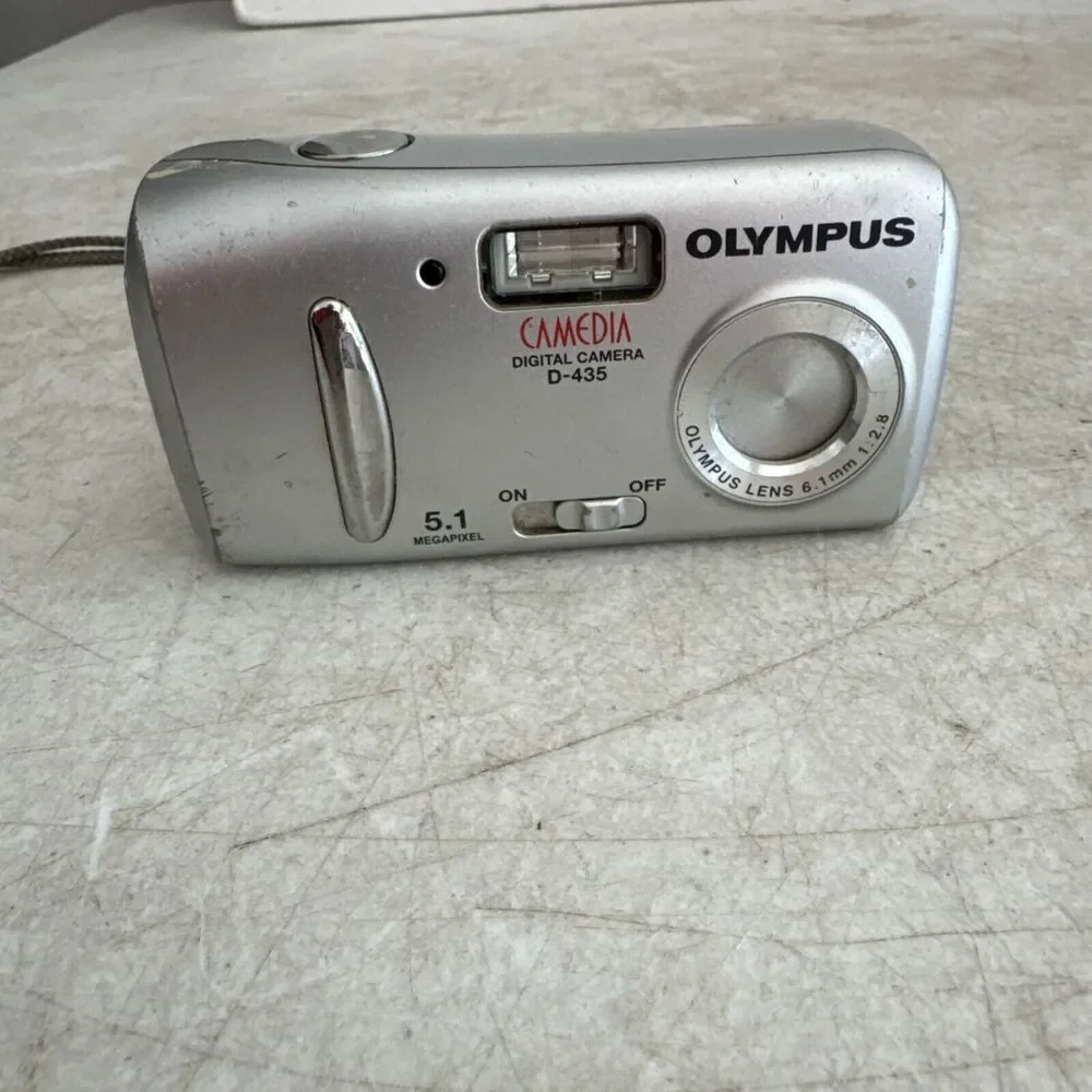 Olympus CAMEDIA D-435 5.1MP Digital Camera - Silver Tested